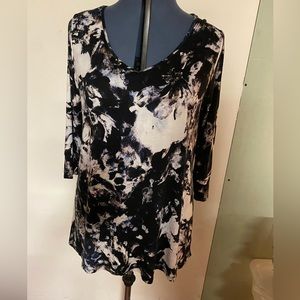 Black, white, grey, blue. Tunic, 1X.  Great for Spring & Easter !